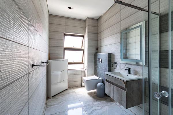 5 Bedroom Property for Sale in Helderwyk Gauteng