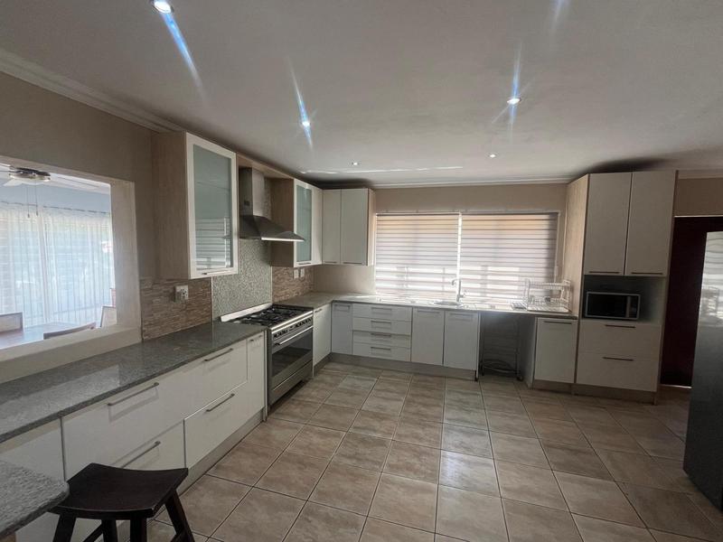 To Let 4 Bedroom Property for Rent in Sterrewag Gauteng