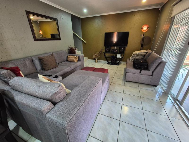 3 Bedroom Property for Sale in Glenvista Gauteng
