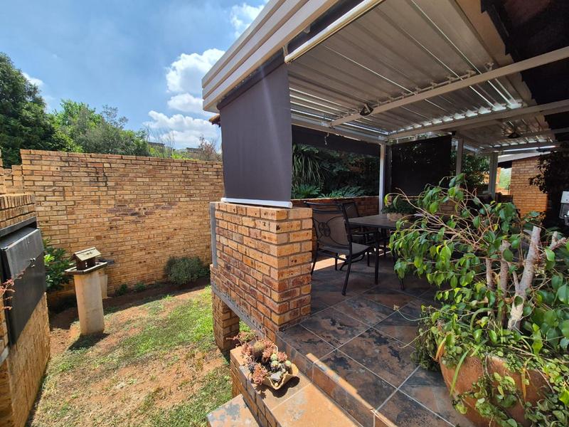 3 Bedroom Property for Sale in Glenvista Gauteng