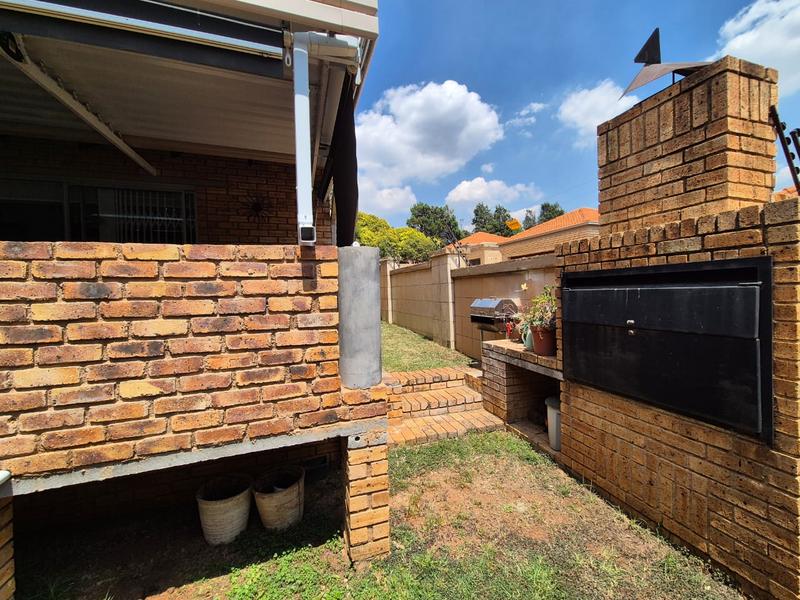 3 Bedroom Property for Sale in Glenvista Gauteng