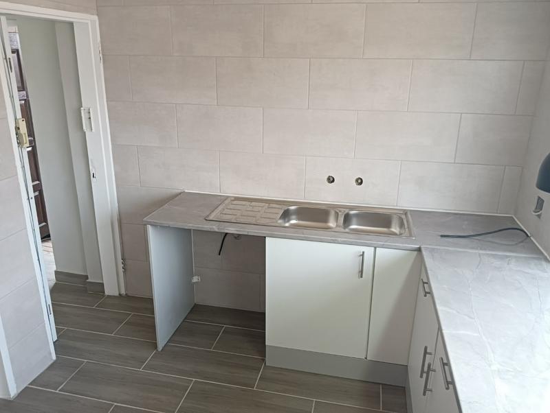 To Let 4 Bedroom Property for Rent in Kenmare Gauteng