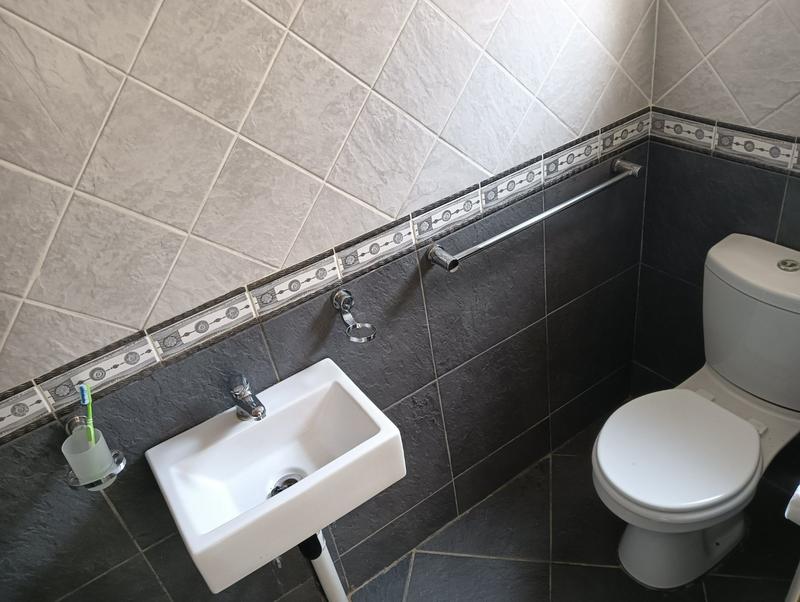 To Let 4 Bedroom Property for Rent in Kenmare Gauteng