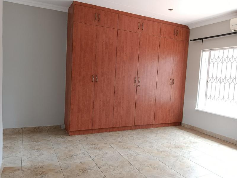 To Let 4 Bedroom Property for Rent in Kenmare Gauteng