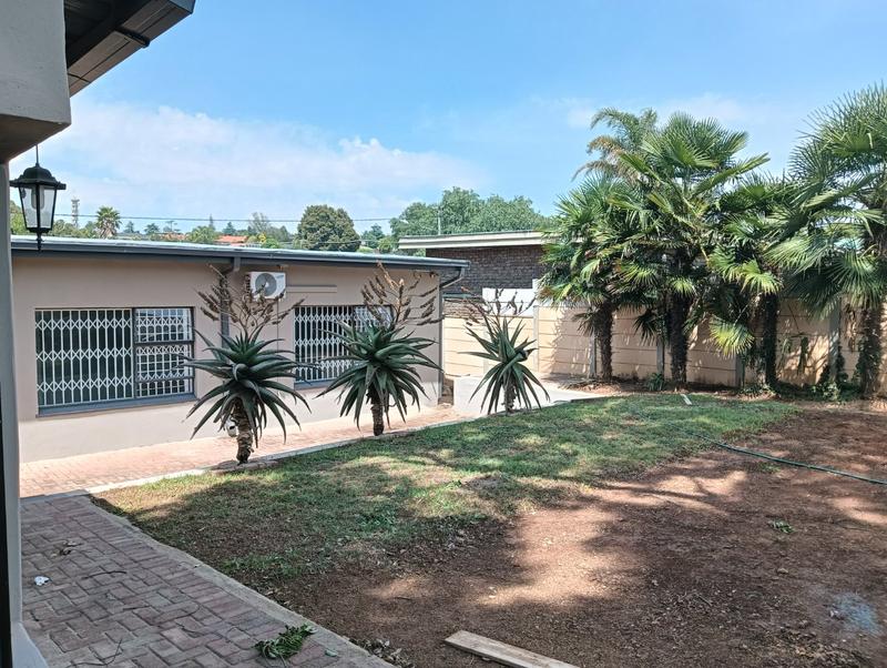 To Let 4 Bedroom Property for Rent in Kenmare Gauteng