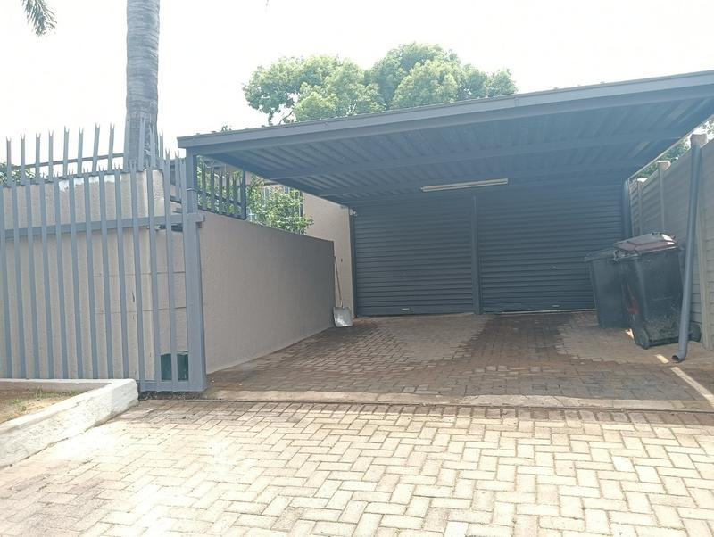 To Let 4 Bedroom Property for Rent in Kenmare Gauteng