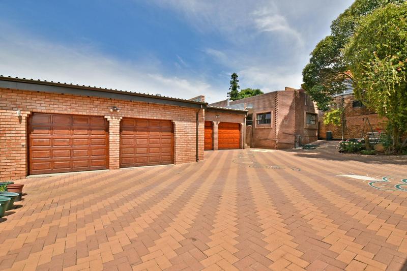 5 Bedroom Property for Sale in Glenvista Gauteng