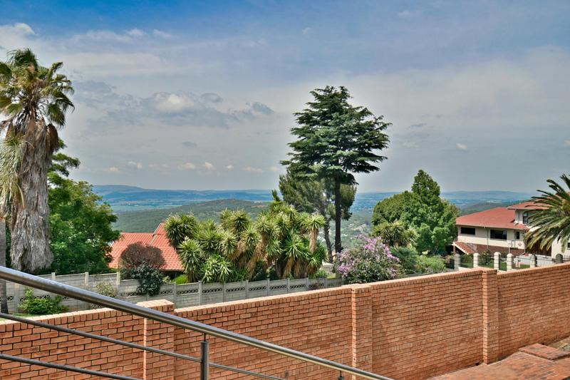 5 Bedroom Property for Sale in Glenvista Gauteng