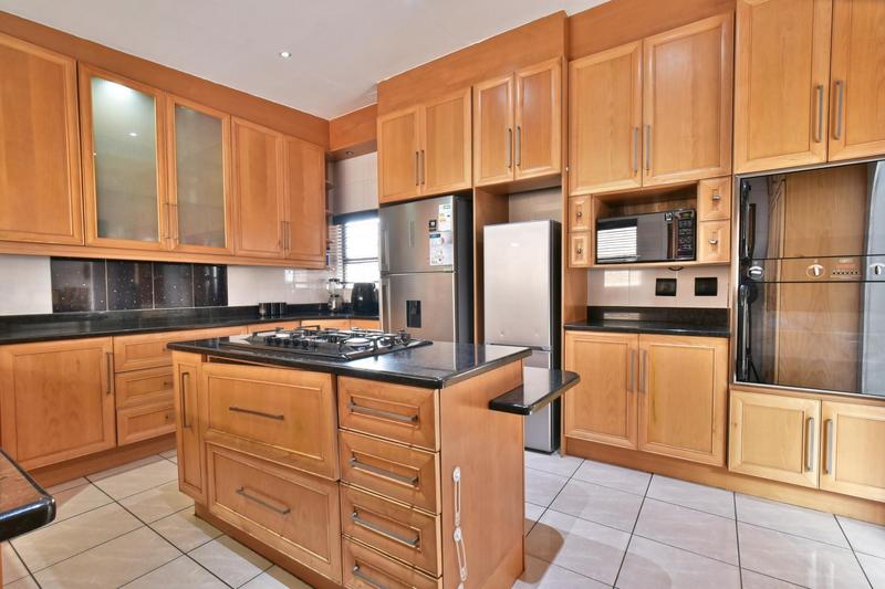 5 Bedroom Property for Sale in Glenvista Gauteng