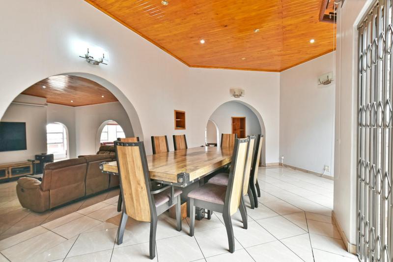 5 Bedroom Property for Sale in Glenvista Gauteng