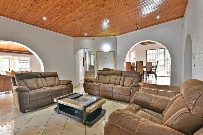 5 Bedroom Property for Sale in Glenvista Gauteng