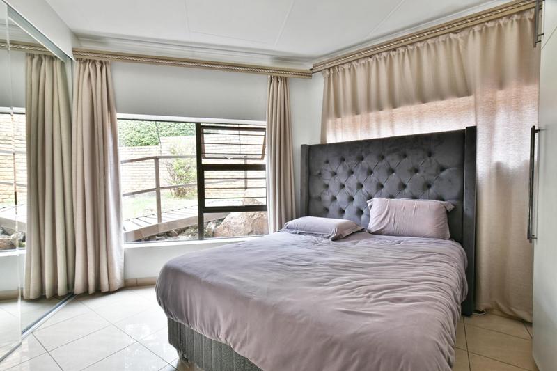 5 Bedroom Property for Sale in Glenvista Gauteng