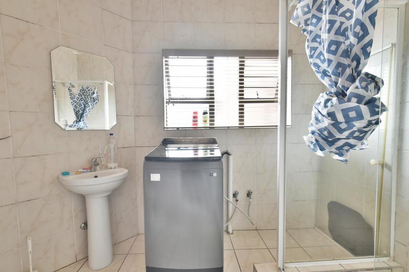 5 Bedroom Property for Sale in Glenvista Gauteng