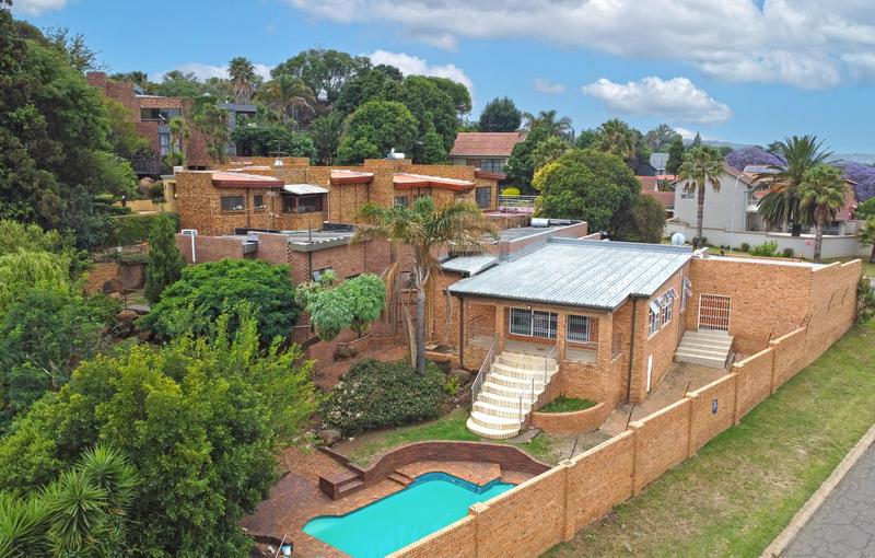 5 Bedroom Property for Sale in Glenvista Gauteng