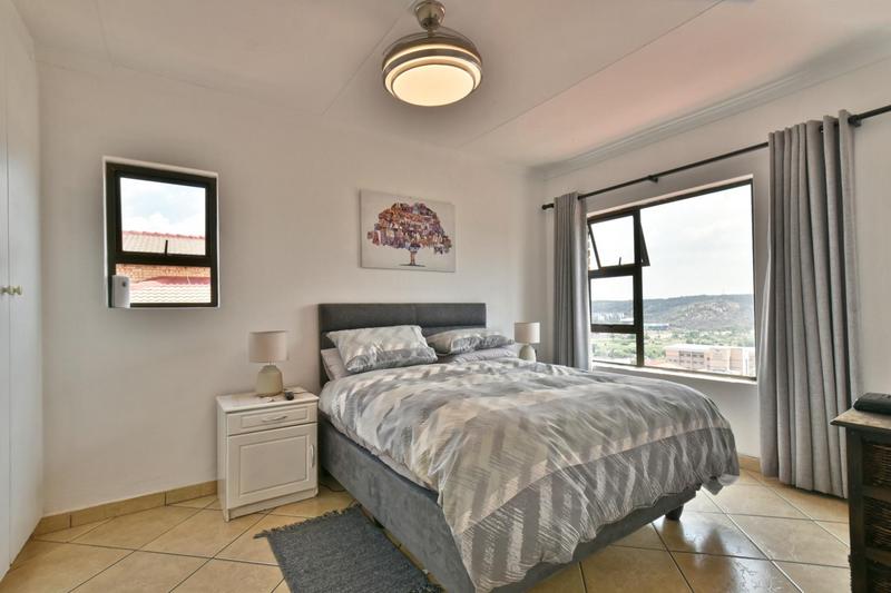 1 Bedroom Property for Sale in Mulbarton Gauteng