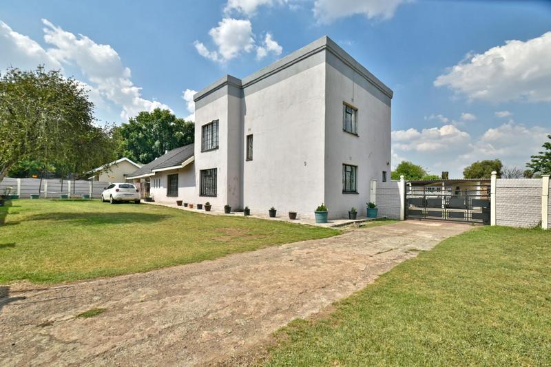 4 Bedroom Property for Sale in General Albertspark Gauteng