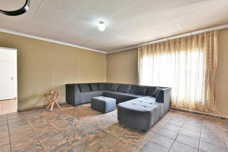 4 Bedroom Property for Sale in General Albertspark Gauteng
