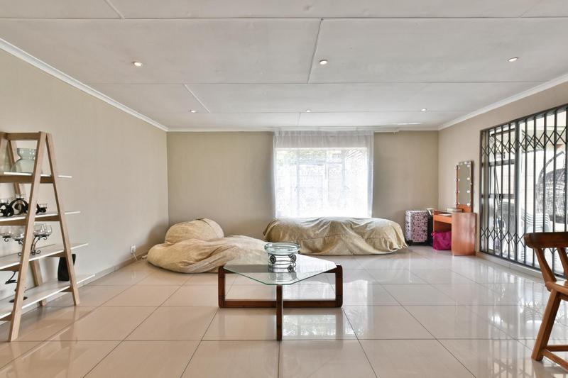 4 Bedroom Property for Sale in General Albertspark Gauteng