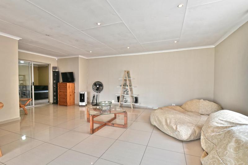 4 Bedroom Property for Sale in General Albertspark Gauteng