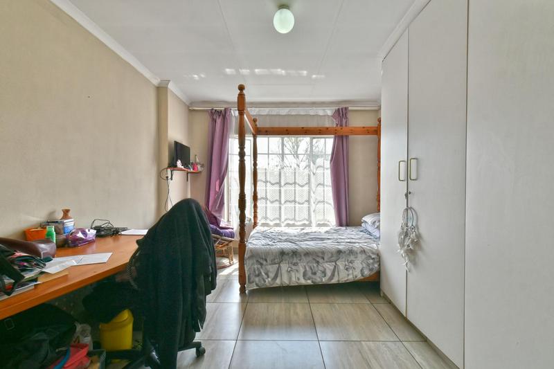 4 Bedroom Property for Sale in General Albertspark Gauteng