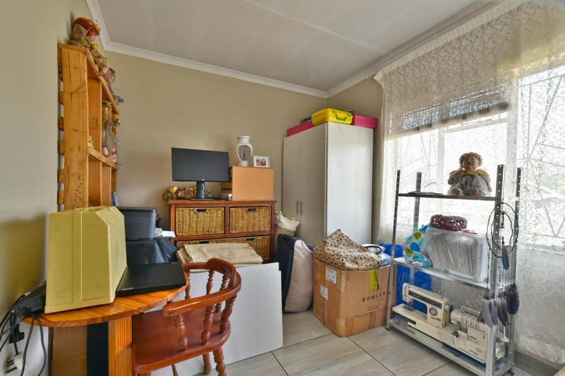 4 Bedroom Property for Sale in General Albertspark Gauteng