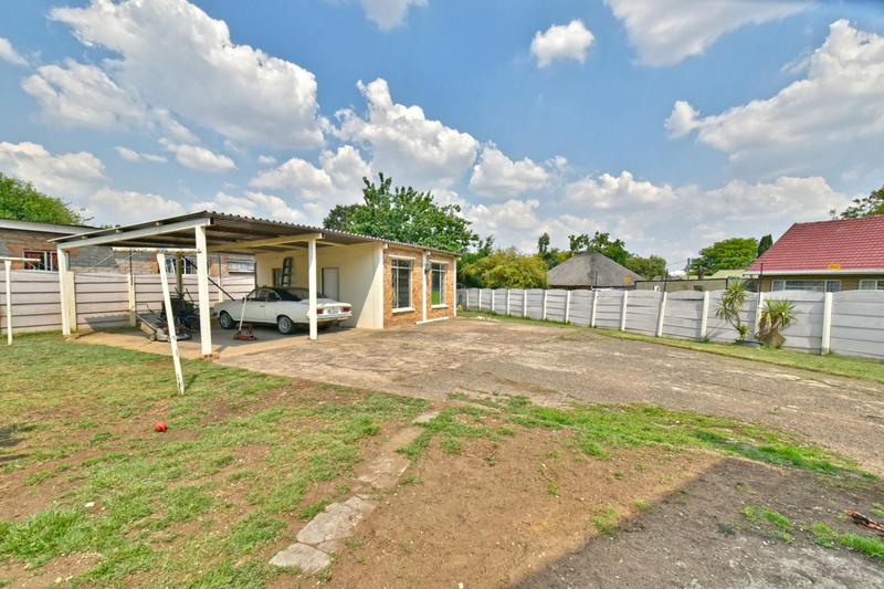 4 Bedroom Property for Sale in General Albertspark Gauteng