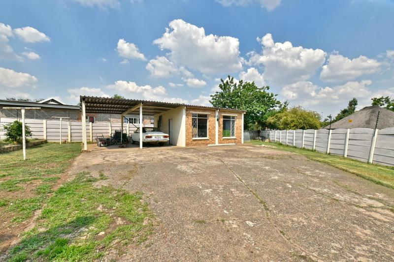 4 Bedroom Property for Sale in General Albertspark Gauteng