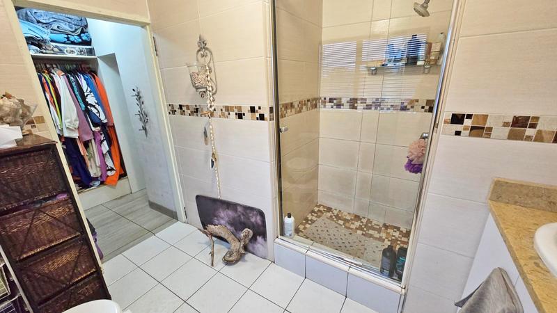 4 Bedroom Property for Sale in General Albertspark Gauteng