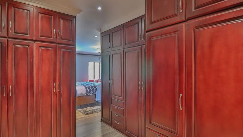 5 Bedroom Property for Sale in Midstream Estate Gauteng