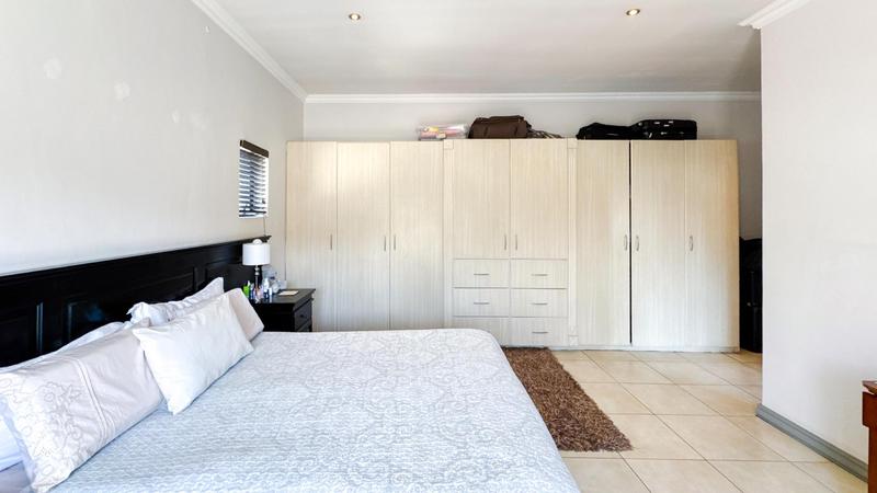 3 Bedroom Property for Sale in Midfield Estate Gauteng