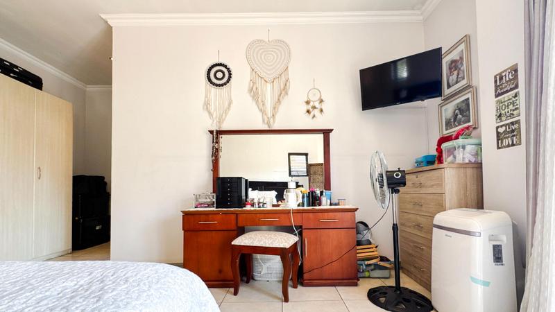 3 Bedroom Property for Sale in Midfield Estate Gauteng