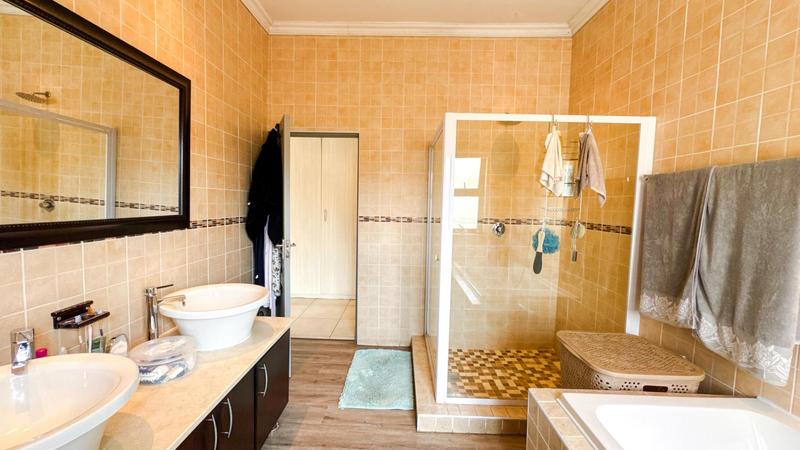 3 Bedroom Property for Sale in Midfield Estate Gauteng