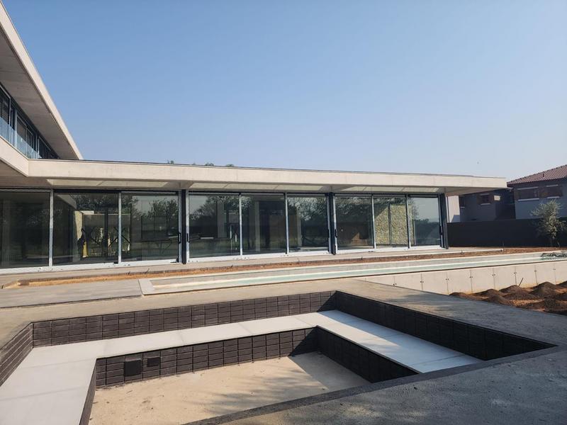 6 Bedroom Property for Sale in Midstream Ridge Gauteng