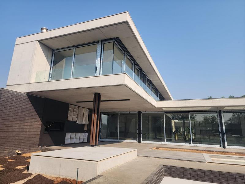 6 Bedroom Property for Sale in Midstream Ridge Gauteng