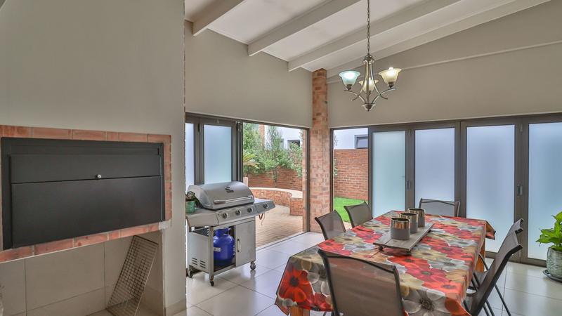 4 Bedroom Property for Sale in Midstream Ridge Gauteng