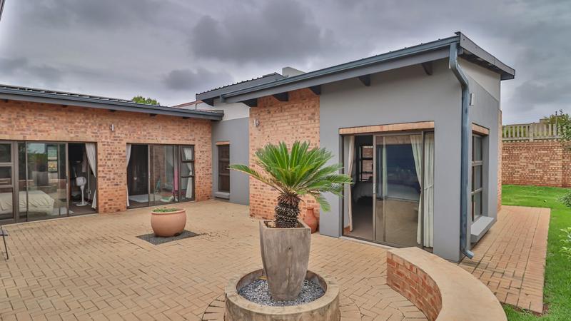4 Bedroom Property for Sale in Midstream Ridge Gauteng