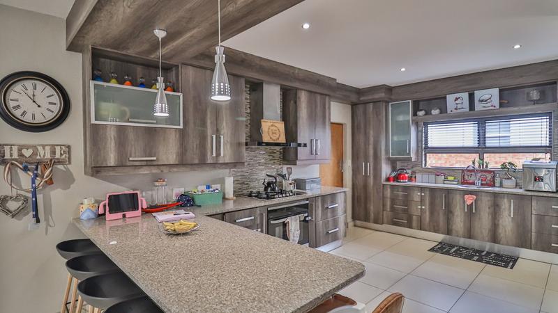 4 Bedroom Property for Sale in Midstream Ridge Gauteng