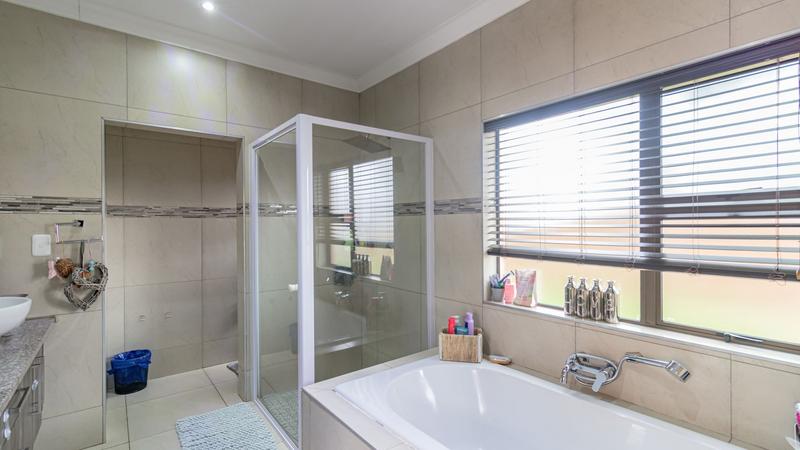 4 Bedroom Property for Sale in Midstream Ridge Gauteng