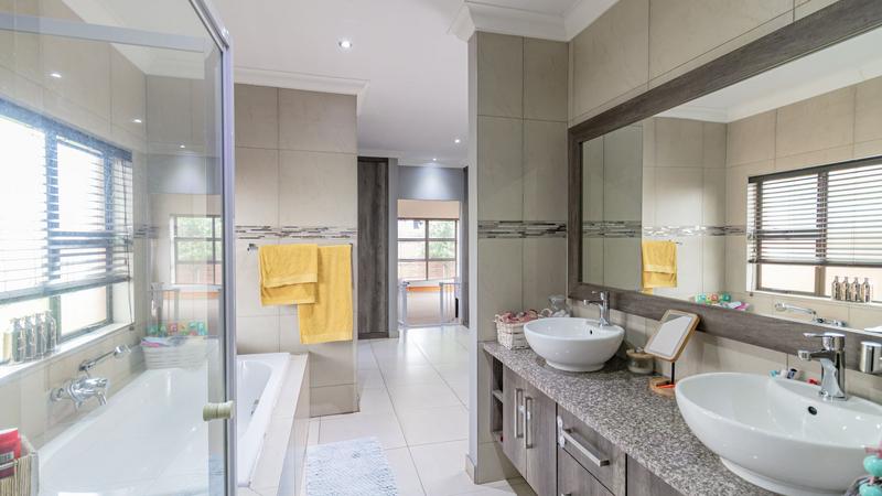 4 Bedroom Property for Sale in Midstream Ridge Gauteng
