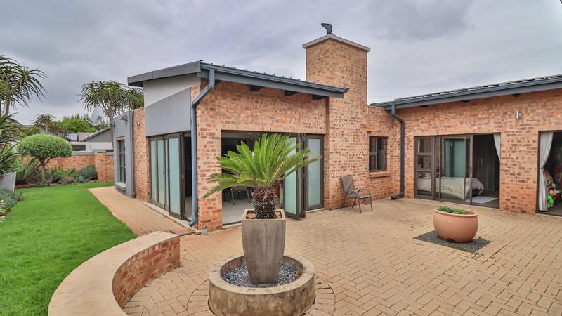 4 Bedroom Property for Sale in Midstream Ridge Gauteng