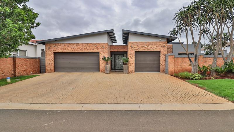 4 Bedroom Property for Sale in Midstream Ridge Gauteng