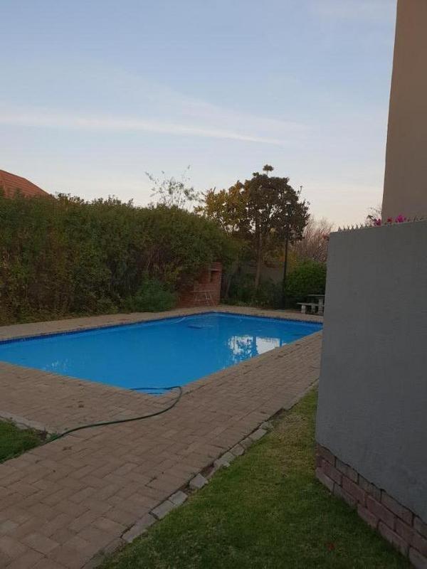 To Let 2 Bedroom Property for Rent in Sundowner Gauteng