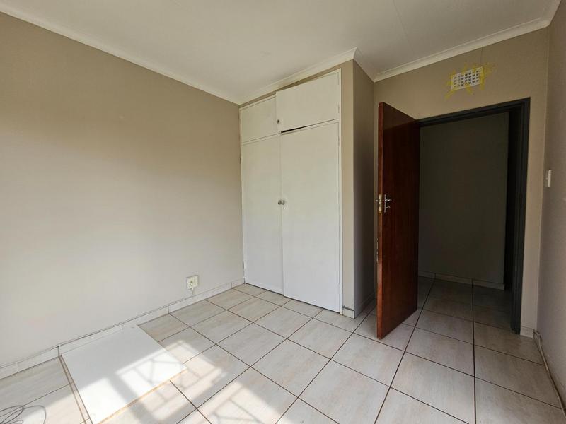 5 Bedroom Property for Sale in Constantia Kloof Gauteng