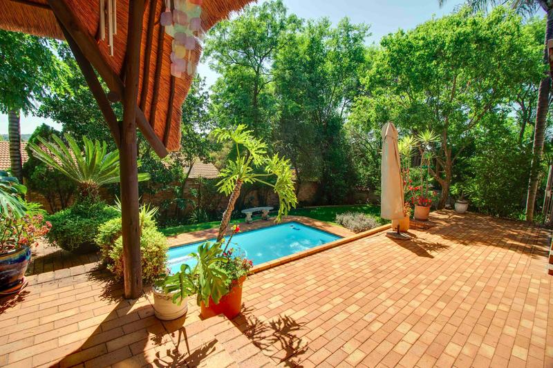 4 Bedroom Property for Sale in Helderkruin Gauteng