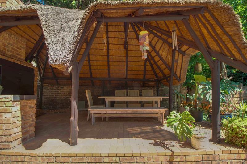 4 Bedroom Property for Sale in Helderkruin Gauteng