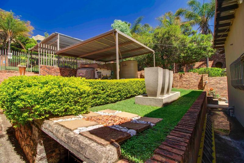 4 Bedroom Property for Sale in Helderkruin Gauteng