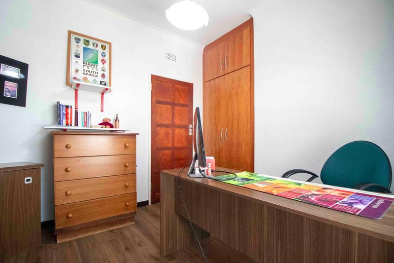 4 Bedroom Property for Sale in Helderkruin Gauteng