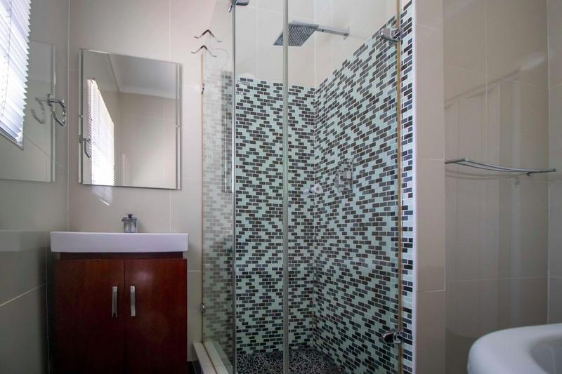 4 Bedroom Property for Sale in Helderkruin Gauteng