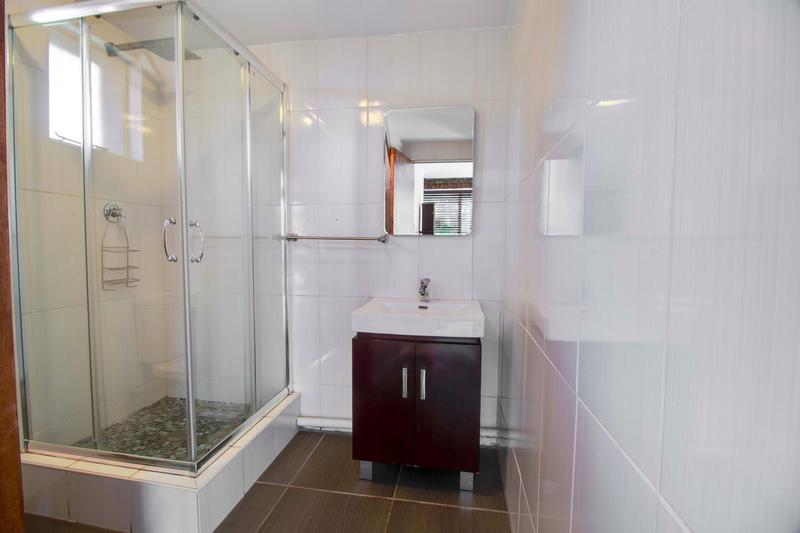 4 Bedroom Property for Sale in Helderkruin Gauteng