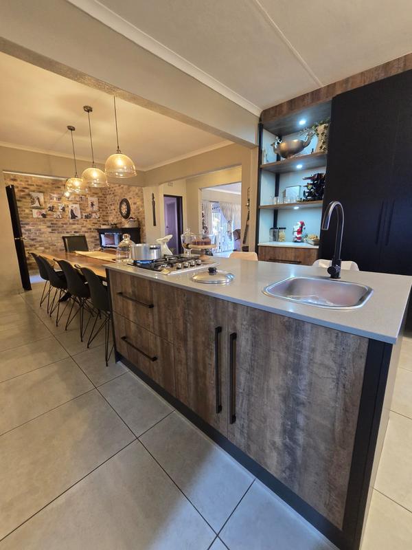 4 Bedroom Property for Sale in Edelweiss Gauteng